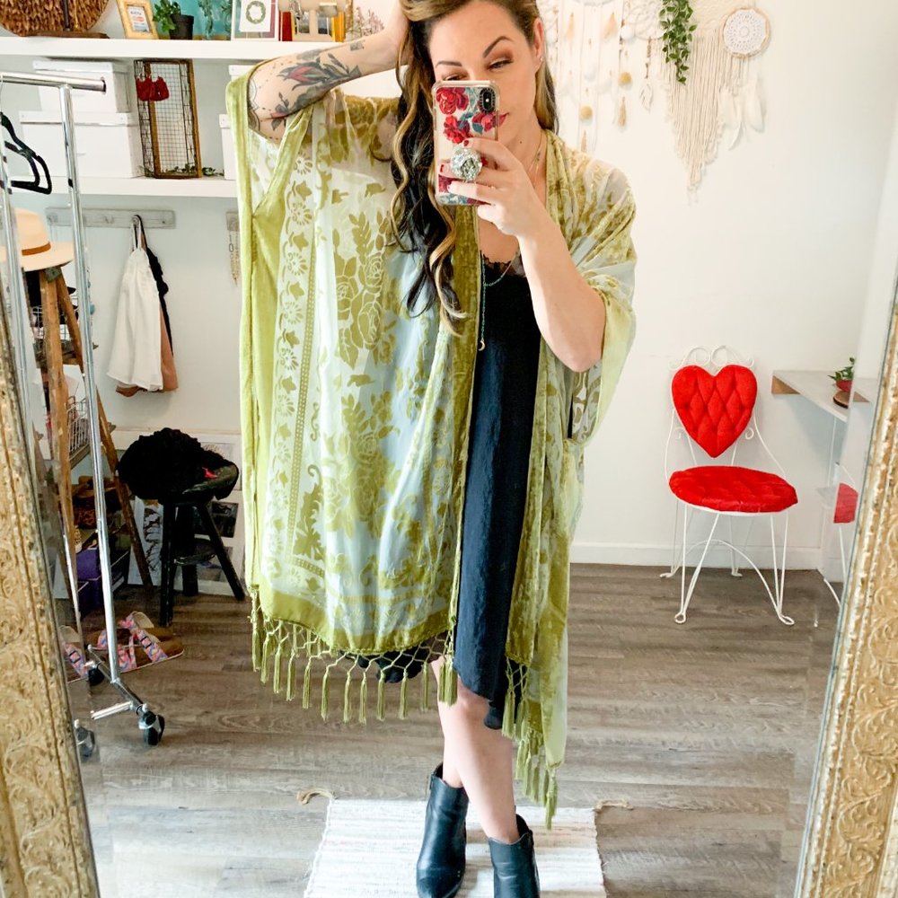 Velvet Burn Out Kimono - Picture 4 of 7